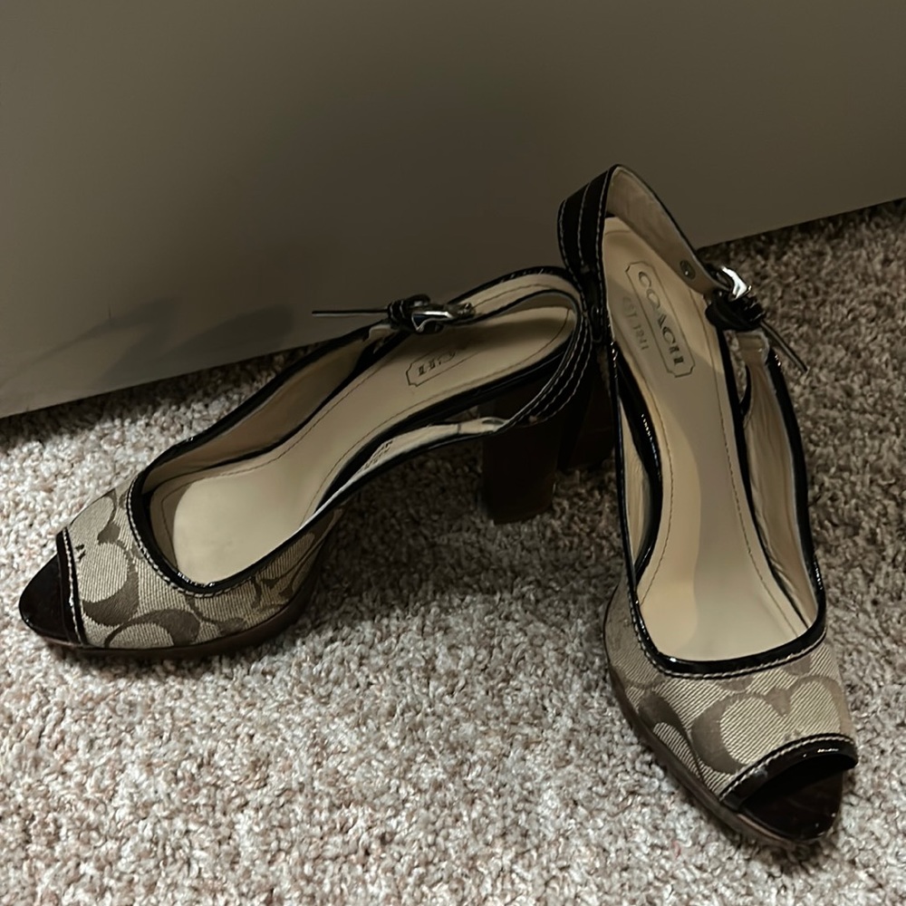 Slightly worn coach high heel shoes brown size 8